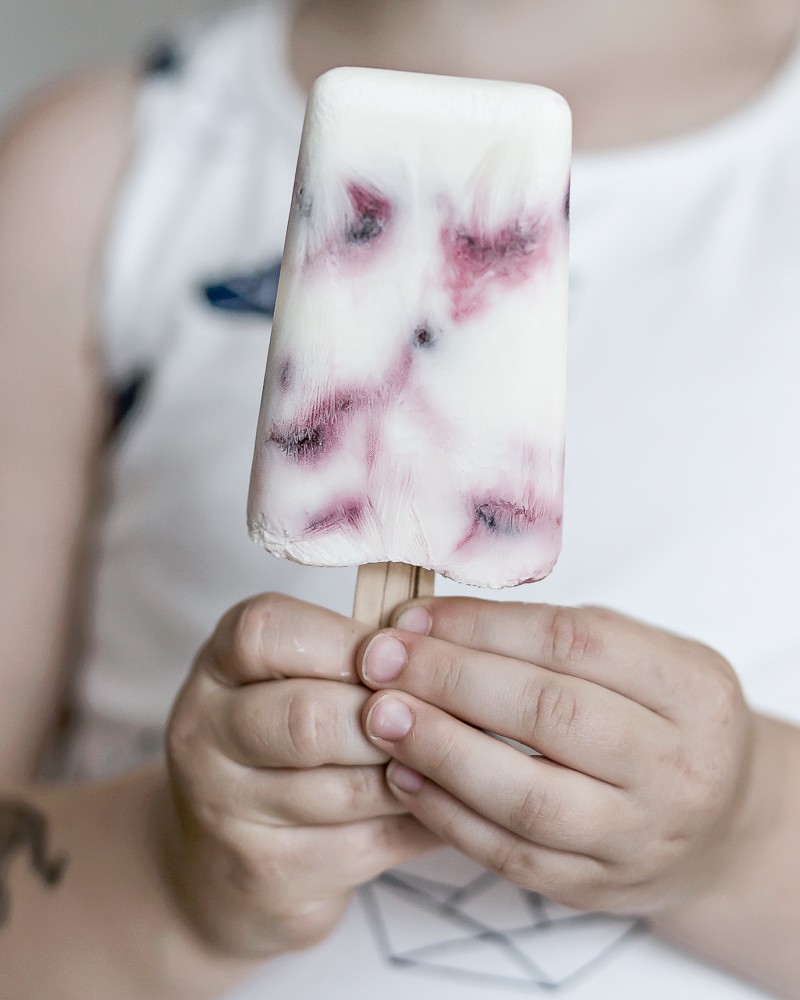 healthy yogurt popsicles | www.my-full-house.com