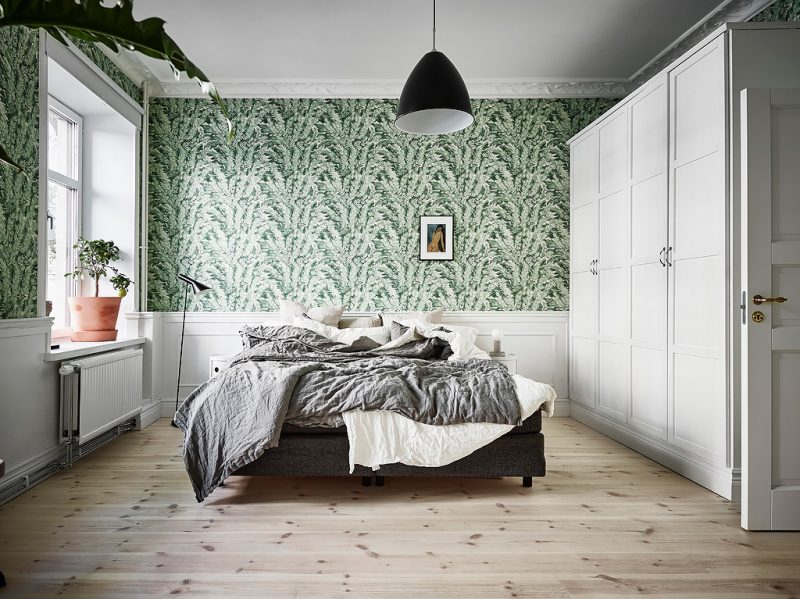 SCandinavian apartment with green bedroom | www.my-full-house.com | Top Scandinavian Interior and LIfestyle Blog